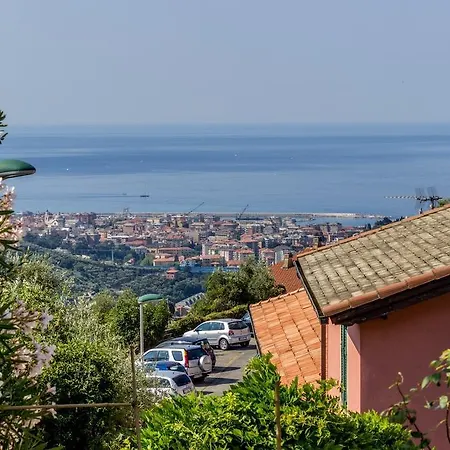 Shanti Nyaraló Chiavari
